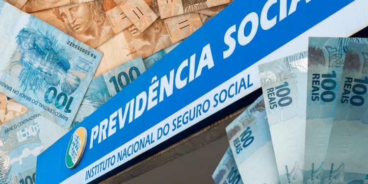 Fachada azul do INSS com logo oficial rodeada por notas de 50 e 100 reais brasileiros espalhadas, simbolizando os pagamentos do INSS no mês de maio.