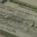 Título de eleitor em close, usado para ilustrar regularização eleitoral e consulta de pendências pelo CPF.