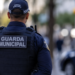 Guarda municipal fardado representa concurso da Guarda Municipal de Santa Maria de Jetibá ES 2026 com 50 vagas.