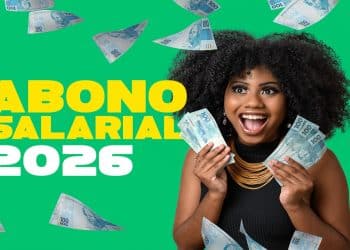 Mulher sorri segurando notas de R$ 100 ao lado da arte "Abono Salarial 2026", em imagem que ilustra quem tem direito ao benefício, incluindo quem ganhou o salário mínimo em 2024.