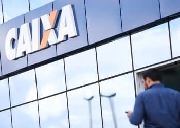 Fachada de agência da Caixa, banco que liberou o saque de até R$ 6.220 para trabalhadores de novas cidades atingidas por desastres