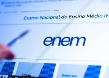 Tela com a página do Exame Nacional do Ensino Médio, referência ao novo prazo para pagar a taxa de inscrição