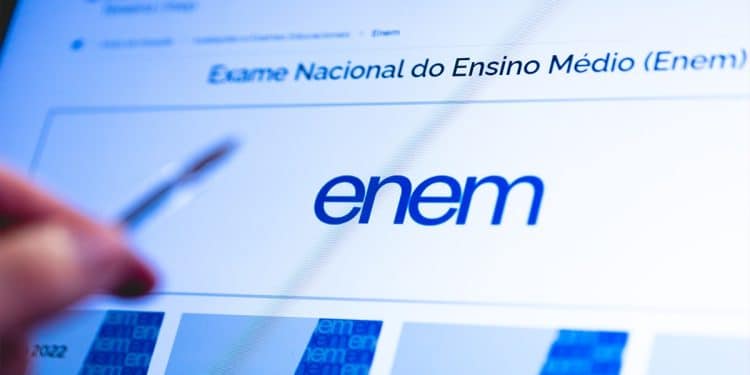 Tela com a página do Exame Nacional do Ensino Médio, referência ao novo prazo para pagar a taxa de inscrição