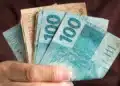 Cédulas de real representam o pagamento do terceiro lote da restituição do IR 2026 pela Receita Federal