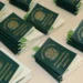 Carteiras de registro profissional representam a exigência de inscrição em conselho de classe para o exercício legal da profissão.