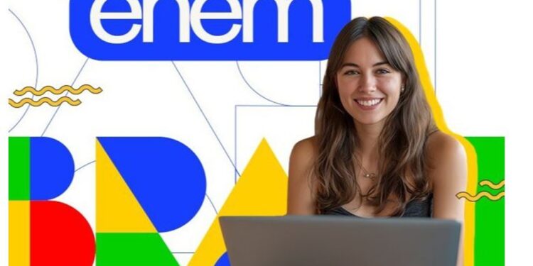 Arte com a marca do Enem sobre fundo colorido e foto de jovem sorridente diante de um notebook, em referência à abertura das inscrições do Enem PPL 2026