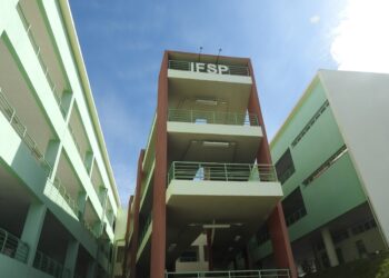 Entrada do Instituto Federal de São Paulo, Câmpus de Bragança Paulista, unidade da rede que oferece o preparatório gratuito Vem Ser Federal para cursos técnicos.