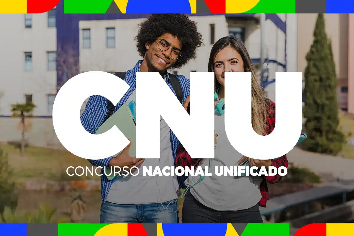 Estudantes representam candidatos do CNU em busca de aprovação no Concurso Nacional Unificado para cargos públicos federais.
