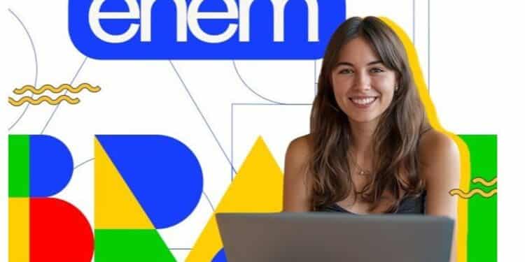 Arte com a marca do Enem e as cores da bandeira do Brasil ao lado de uma estudante sorridente, referência à preparação para a prova do exame