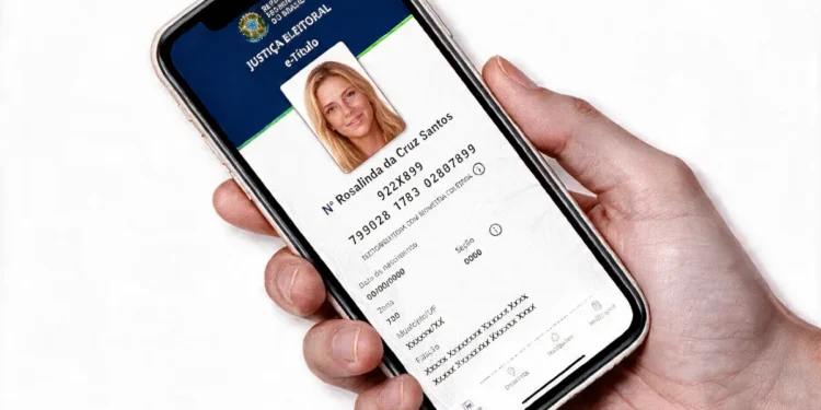 Aplicativo e-Título exibido no celular com dados eleitorais e foto de mulher.