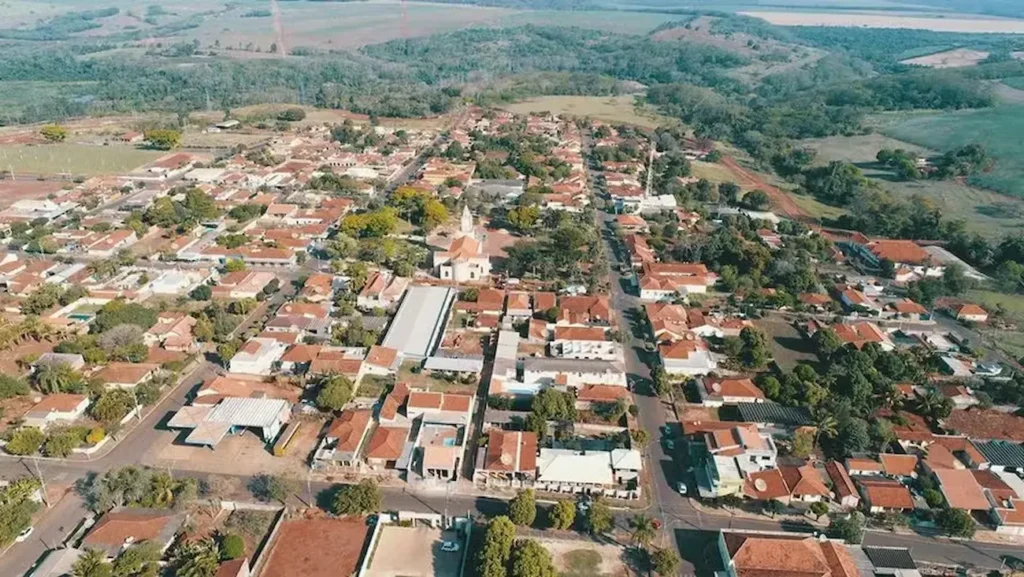 Vista aérea de Gavião Peixoto (SP), cidade que lidera ranking de qualidade de vida no Brasil em 2026.