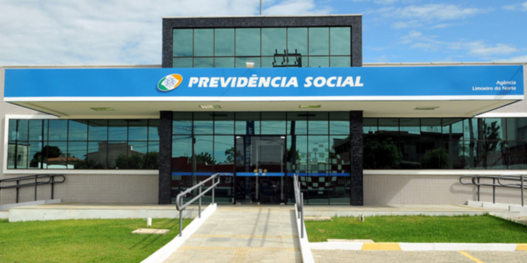 Agência Previdência Social de Limoeiro do Norte com fachada moderna.