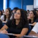 Estudantes participam de aulão preparatório para o Enem 2026.