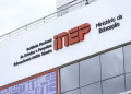 Fachada da sede do Instituto Nacional de Estudos e Pesquisas Educacionais Anísio Teixeira, com a logomarca do Inep e do Ministério da Educação, órgão responsável pelo Censo Escolar