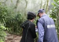 Agente do IBGE realiza atividade de campo durante levantamento de dados para pesquisas do instituto.