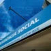 Fachada do edifício-sede da Previdência Social com identificação do INSS em destaque, simbolizando o estágio do INSS.