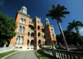 Castelo Mourisco da Fiocruz representa a instituição que abriu 122 vagas de estágio com bolsa de até R$ 1.508,42.