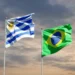 Bandeiras do Uruguai e do Brasil representam ranking de melhores países para brasileiros se aposentarem.